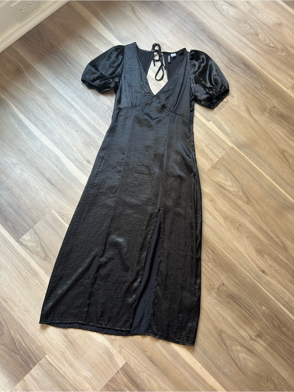H&M Divided Black V-Neck Puff Sleeve Midi Dress with slit